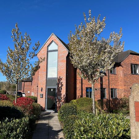 Cross Court, Stafford By Bell Apartments Екстериор снимка