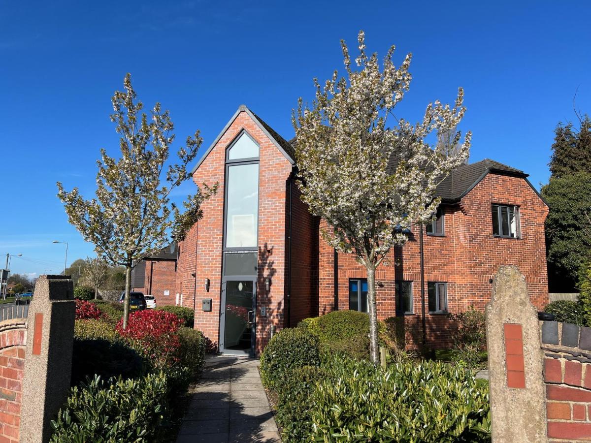 Cross Court, Stafford By Bell Apartments Екстериор снимка