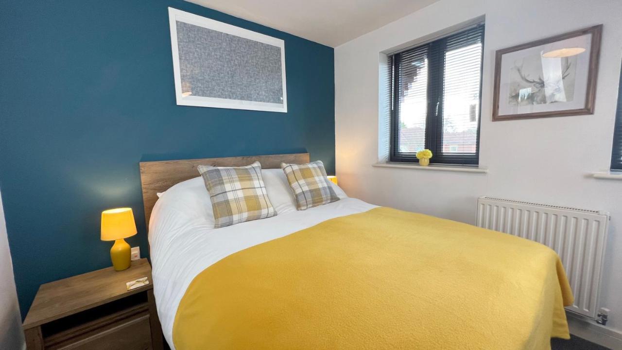 Cross Court, Stafford By Bell Apartments Екстериор снимка
