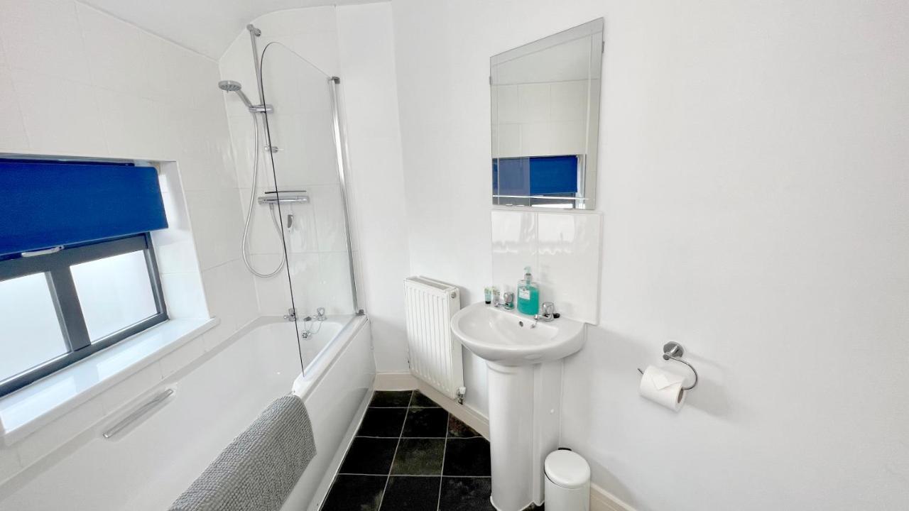 Cross Court, Stafford By Bell Apartments Екстериор снимка