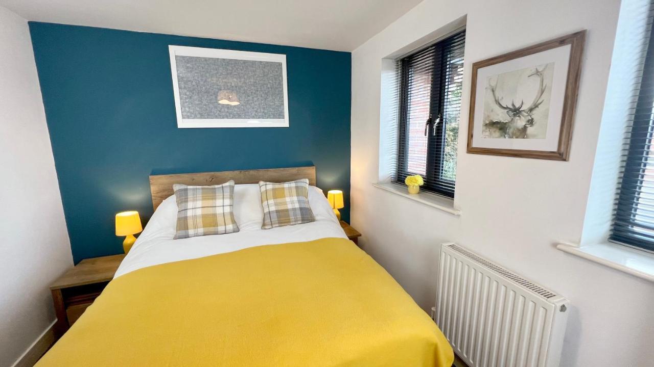 Cross Court, Stafford By Bell Apartments Екстериор снимка