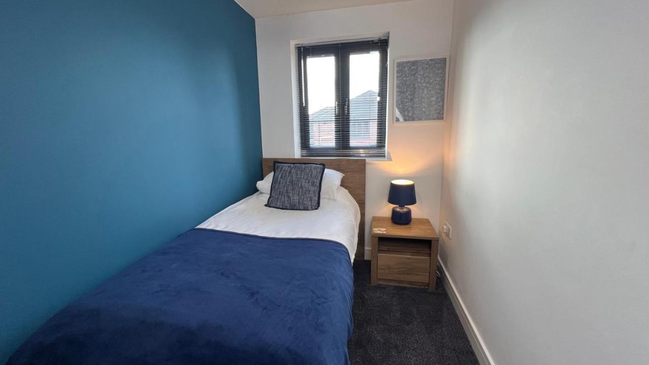 Cross Court, Stafford By Bell Apartments Екстериор снимка