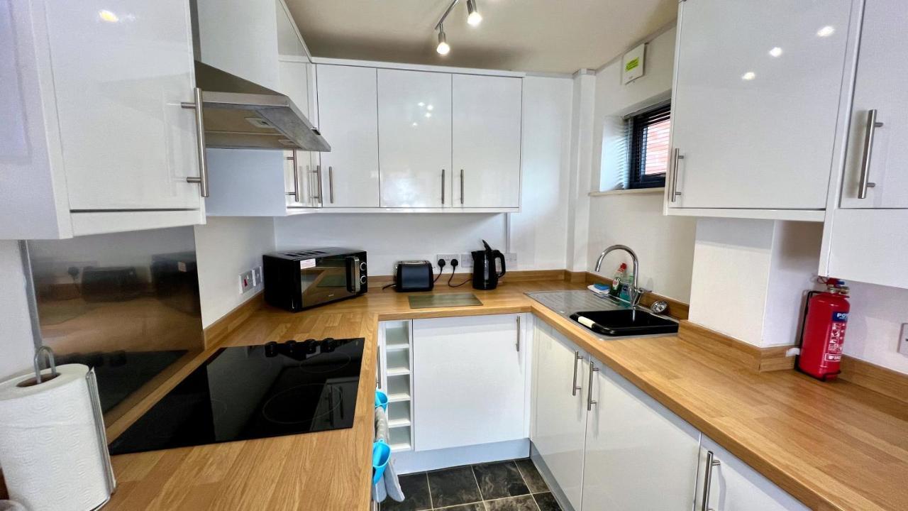 Cross Court, Stafford By Bell Apartments Екстериор снимка