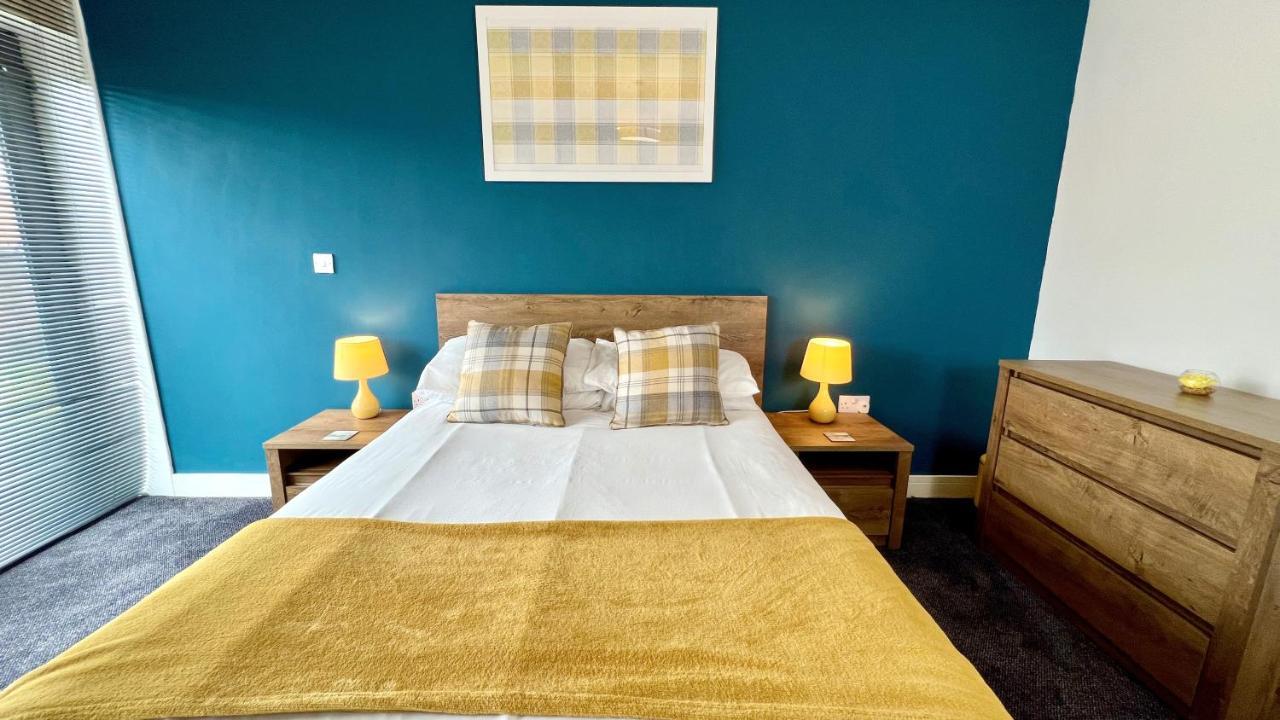 Cross Court, Stafford By Bell Apartments Екстериор снимка