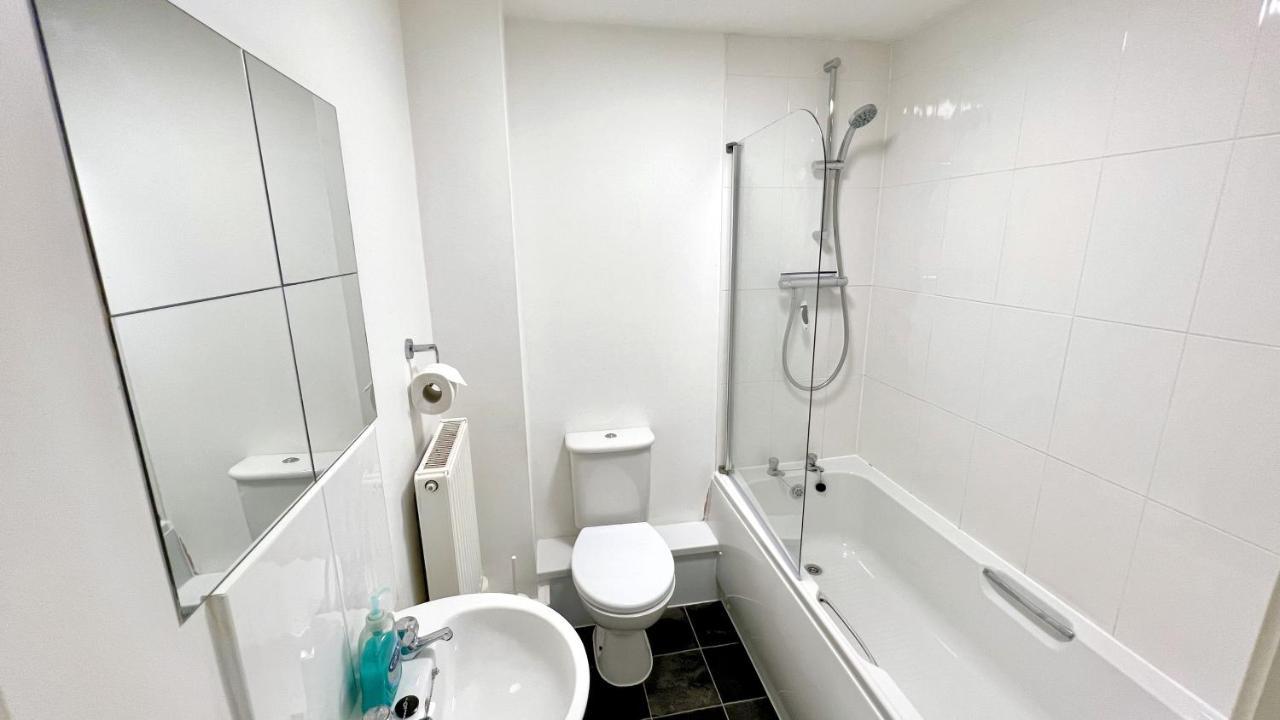 Cross Court, Stafford By Bell Apartments Екстериор снимка