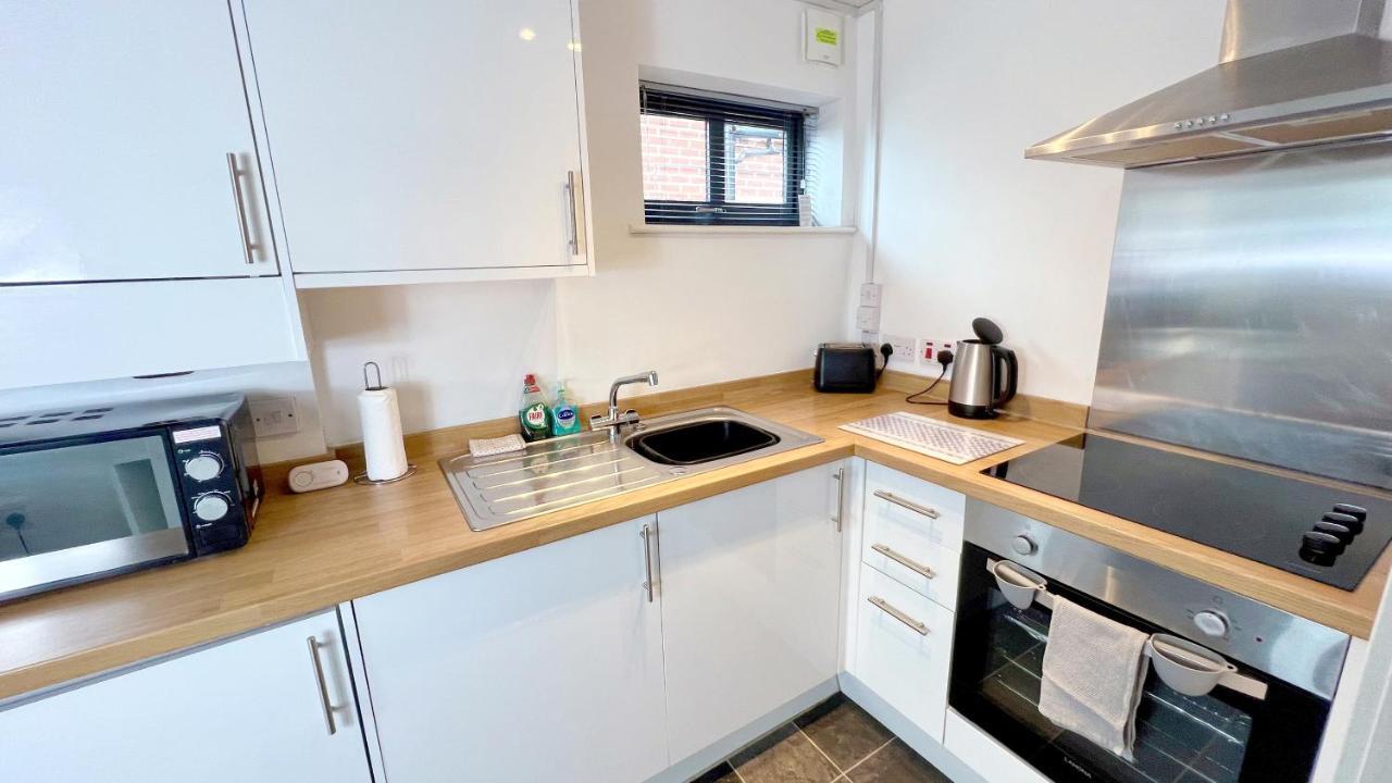 Cross Court, Stafford By Bell Apartments Екстериор снимка
